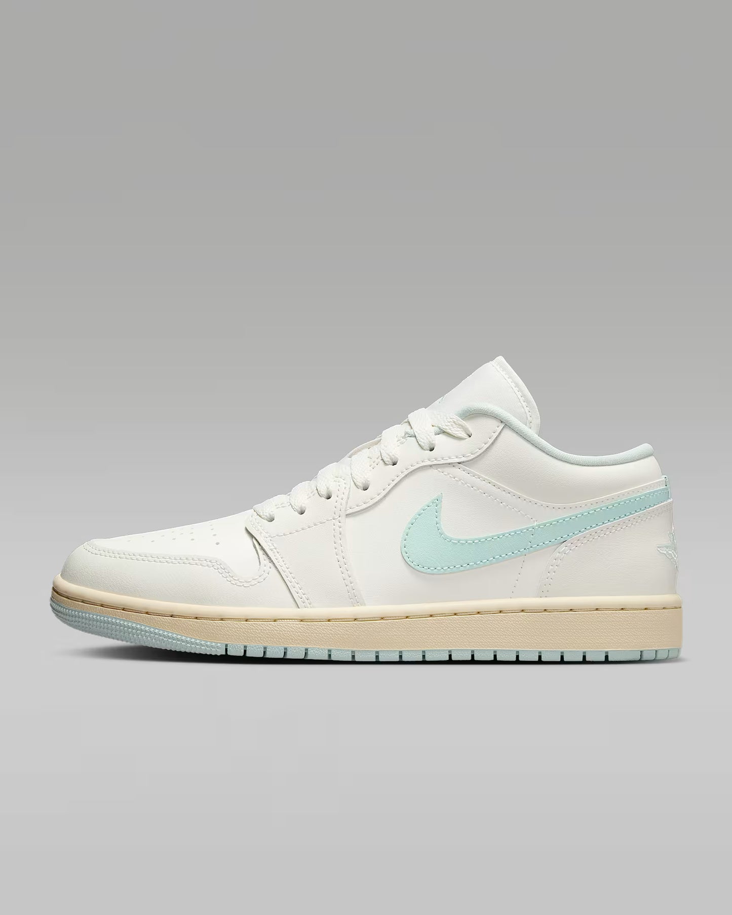 Nike - Air Jordan 1 Low (Women's)