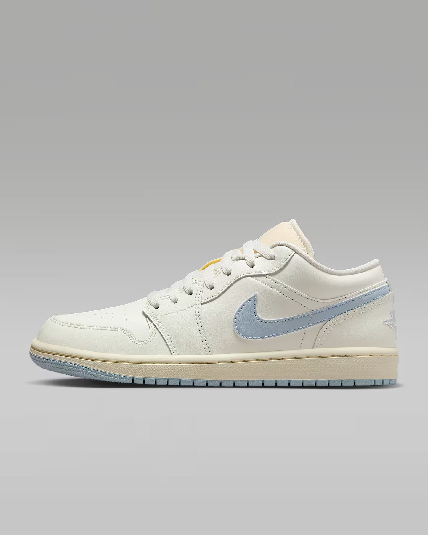 Nike - Air Jordan 1 Low (Women's)