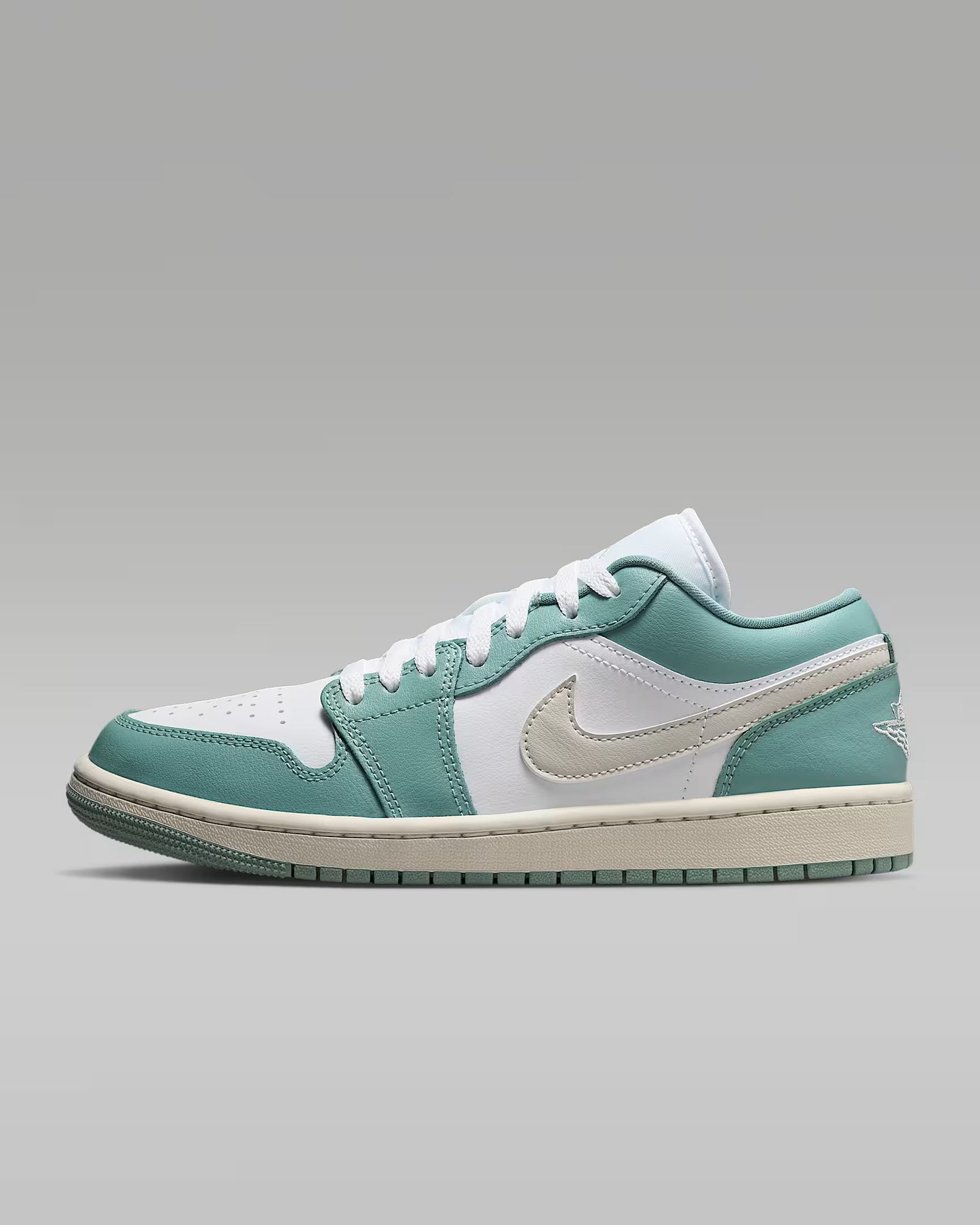 Nike - Air Jordan 1 Low (Women's)